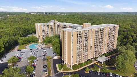 6100 Westchester Park Dr #1712, College Park, MD 20740