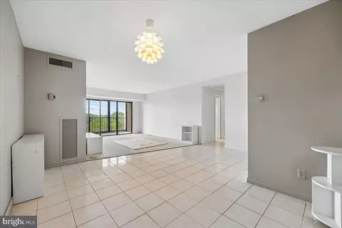 9200 Edwards Way #1013, Hyattsville, MD 20783