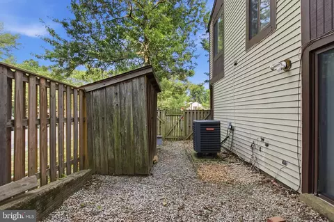 Exterior - 7205 Split Rail Ln, Laurel, MD 20707 photo 2 of 3