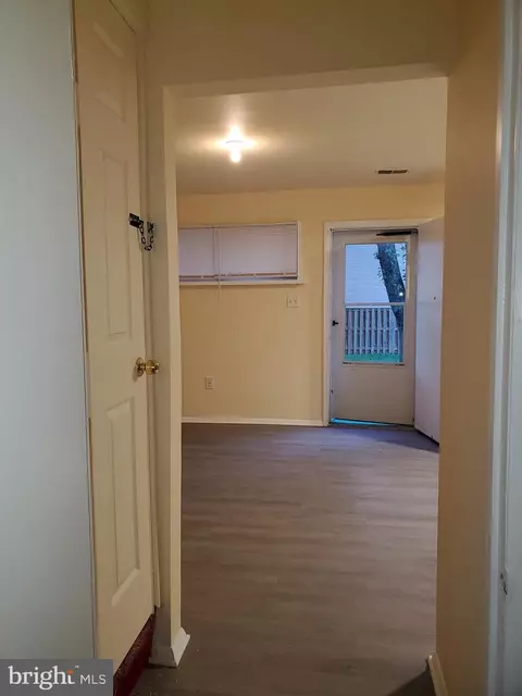 Entry Way - 8666 Brae Brooke Dr, Lanham, MD 20706 photo 2 of 5