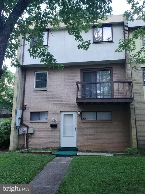 Exterior - 8666 Brae Brooke Dr, Lanham, MD 20706 photo 2 of 2