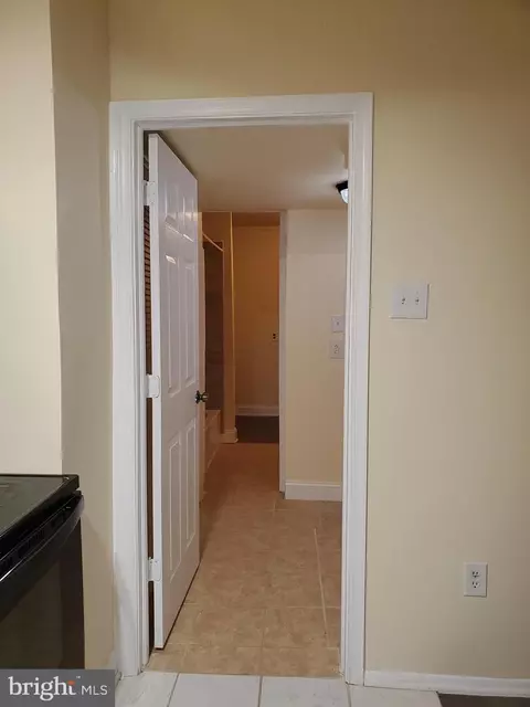 Entry Way - 8666 Brae Brooke Dr, Lanham, MD 20706 photo 3 of 5