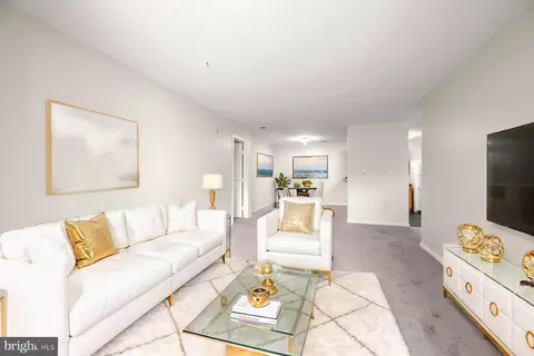 6600 Lake Park Dr #204, Greenbelt, MD 20770