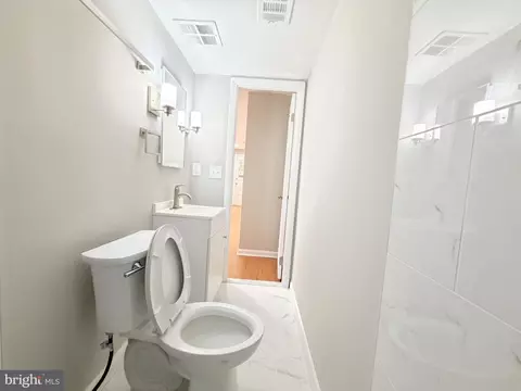 Bath - 2402 Joseph Dr, Clinton, MD 20735 photo 6 of 7