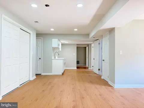 Living - 2402 Joseph Dr, Clinton, MD 20735 photo 3 of 6