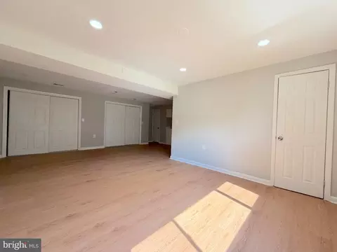Living - 2402 Joseph Dr, Clinton, MD 20735 photo 4 of 6