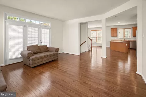 Living - 9620 Byward Blvd, Bowie, MD 20721 photo 3 of 7