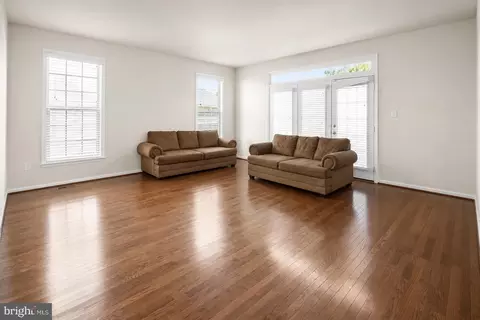 Living - 9620 Byward Blvd, Bowie, MD 20721 photo 4 of 7