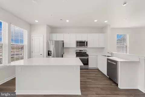 Kitchen - 15000 Sapmoss Ln, Brandywine, MD 20613 photo 2 of 2
