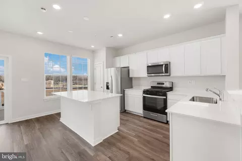 Kitchen - 15000 Sapmoss Ln, Brandywine, MD 20613 photo 1 of 2
