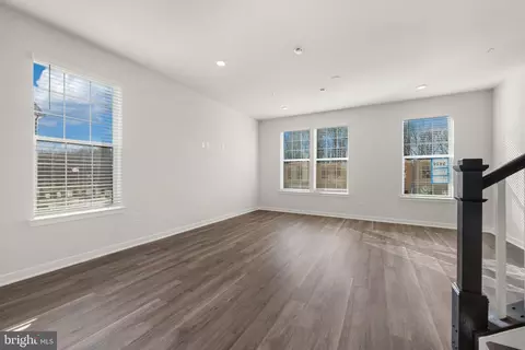 Living - 15000 Sapmoss Ln, Brandywine, MD 20613 photo 1 of 5