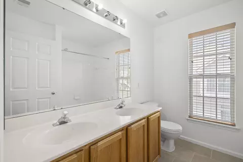 Bath - 4304 Medallion Dr, Silver Spring, MD 20904 photo 4 of 7