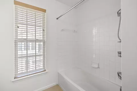 Bath - 4304 Medallion Dr, Silver Spring, MD 20904 photo 5 of 7