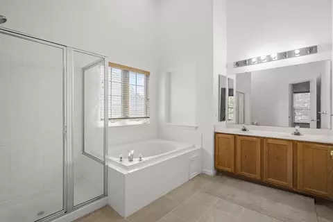 Bath - 4304 Medallion Dr, Silver Spring, MD 20904 photo 2 of 7