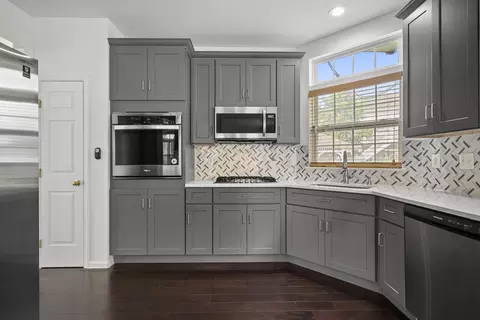 Kitchen - 4304 Medallion Dr, Silver Spring, MD 20904 photo 4 of 9