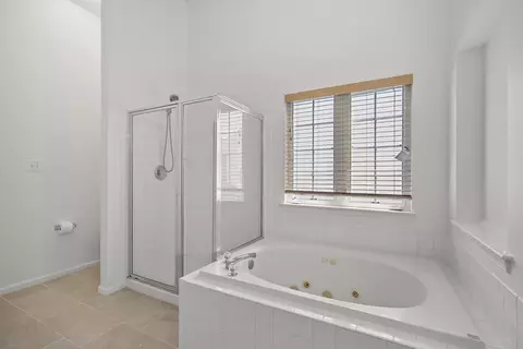 Bath - 4304 Medallion Dr, Silver Spring, MD 20904 photo 1 of 7
