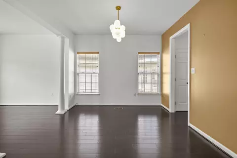 Living - 4304 Medallion Dr, Silver Spring, MD 20904 photo 4 of 8
