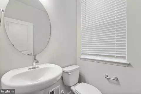 Entry Way - 8709 Cherrybark Rd, Clinton, MD 20735 photo 12 of 21