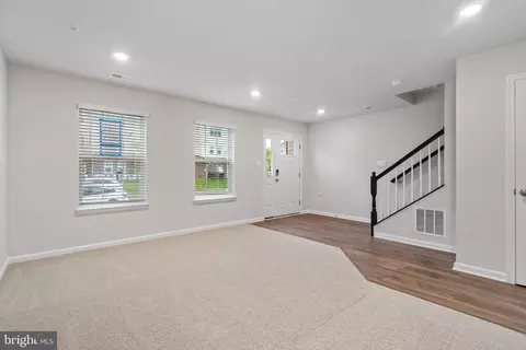 Living - 8709 Cherrybark Rd, Clinton, MD 20735 photo 3 of 3