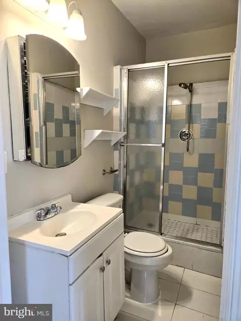 Bath - 809 Eastern Ave, Fairmount Heights, MD 20743 photo 2 of 2
