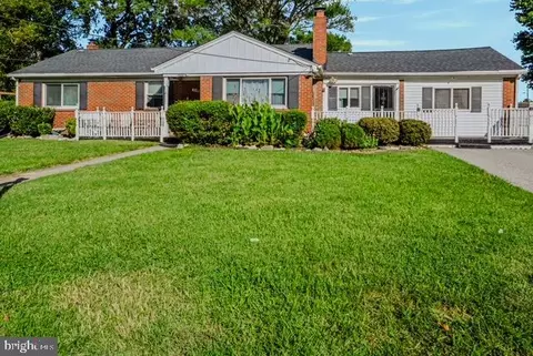 5707 Center Dr, Temple Hills, MD 20748