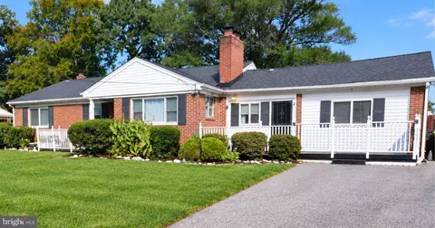 5707 Center Dr, Temple Hills, MD 20748
