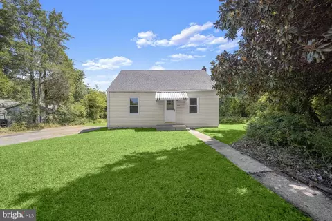 7520 Burgess Ln, Fort Washington, MD 20744