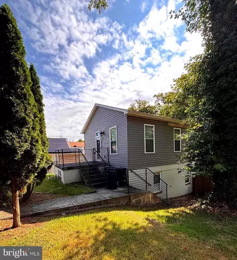 1216 Nova Ave, Capitol Heights, MD 20743