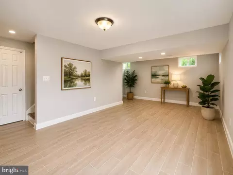 Living - 5302 76th, Lanham, MD 20706 photo 4 of 9