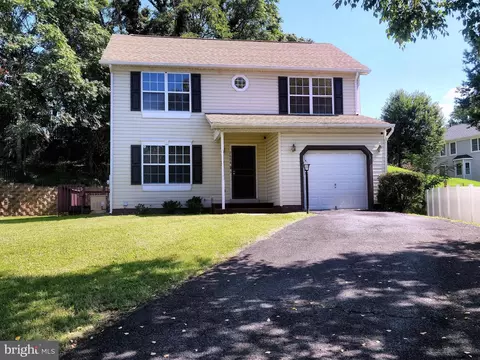 2004 Chita Ct, Temple Hills, MD 20748