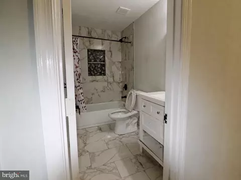 Entry Way - 5512 Axton Ct, Lanham, MD 20706 photo 10 of 14