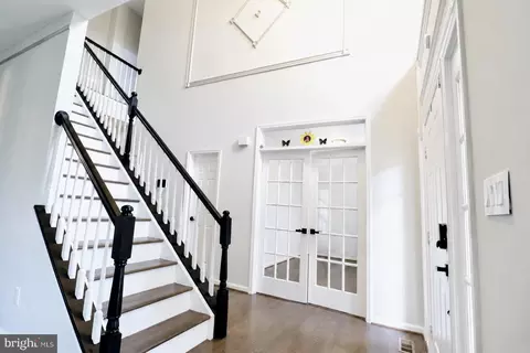 Entry Way - 5512 Axton Ct, Lanham, MD 20706 photo 4 of 14