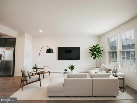 Living - 14707 Earl Mitchell Ave, Brandywine, MD 20613 photo 6 of 7