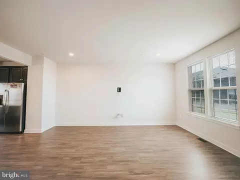 Living - 14707 Earl Mitchell Ave, Brandywine, MD 20613 photo 4 of 7
