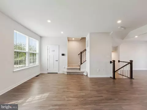 Living - 14707 Earl Mitchell Ave, Brandywine, MD 20613 photo 5 of 7