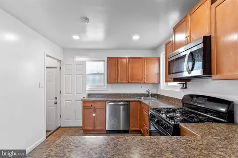 Entry Way - 1031 Ward St, Laurel, MD 20707 photo 3 of 3