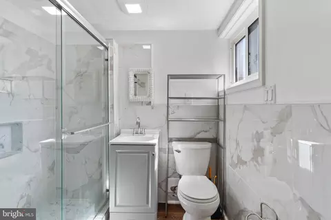 Bath - 1031 Ward St, Laurel, MD 20707 photo 1 of 1