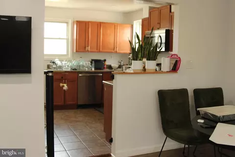 Entry Way - 1031 Ward St, Laurel, MD 20707 photo 3 of 7