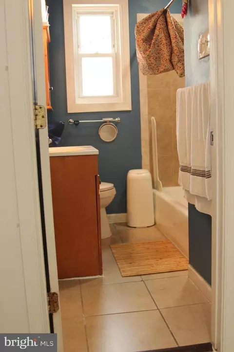 Bath - 1031 Ward St, Laurel, MD 20707 photo 4 of 6