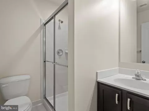 Bath - 13203 Arya Dr, Brandywine, MD 20613 photo 2 of 7