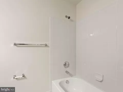 Bath - 13203 Arya Dr, Brandywine, MD 20613 photo 3 of 7
