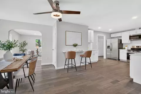 Entry Way - 10312 Buena Vista Ave, Lanham, MD 20706 photo 3 of 5