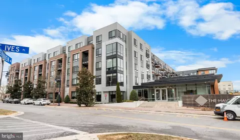 145 Riverhaven Dr #551, Oxon Hill, MD 20745