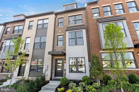 3505 Dean Dr, Hyattsville, MD 20782