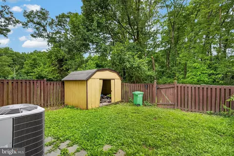 Exterior - 8608 Brae Brooke Dr, Lanham, MD 20706 photo 4 of 5