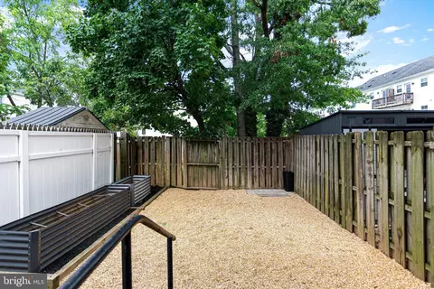 Exterior - 1003 Phillip Powers Dr, Laurel, MD 20707 photo 3 of 6