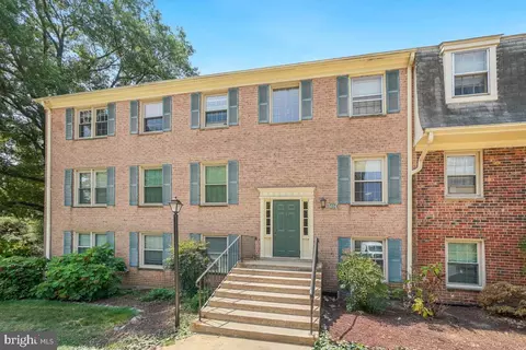 6034 Westchester Park Dr #6034 301, College Park, MD 20740
