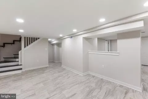 Entry Way - 915 Eastern Ave NE, Capitol Heights, MD 20743 photo 2 of 2