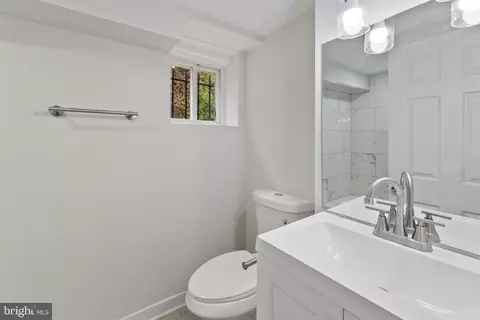 Bath - 915 Eastern Ave NE, Capitol Heights, MD 20743 photo 2 of 2