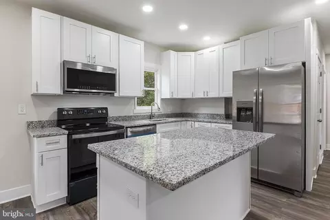 Kitchen - 915 Eastern Ave NE, Capitol Heights, MD 20743 photo 1 of 3